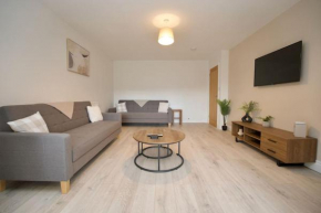 Hall Lane House - Stunning 4Bed 5 mins Walk to Coventry Hospital, Must See!